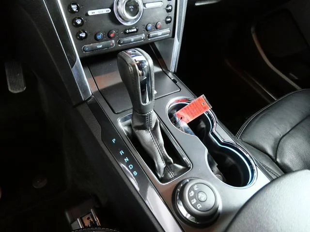 Used 2017 Silver Ford Limited image 22