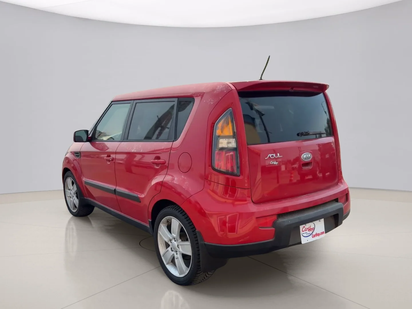 Used 2011 Red Kia ! WAGON image 3