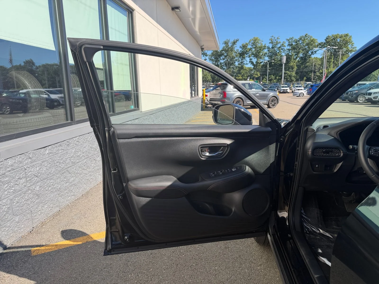 Used 2025 Crystal Black Pearl Honda Sport image 27