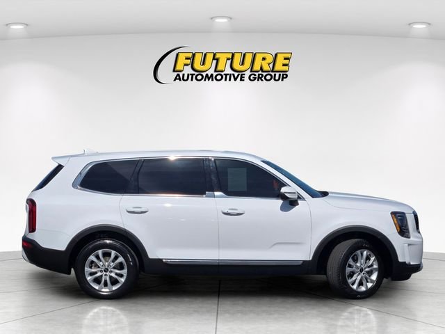Used 2022 White Kia LX image 3
