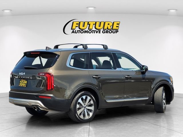 Used 2022 Green Kia EX image 4