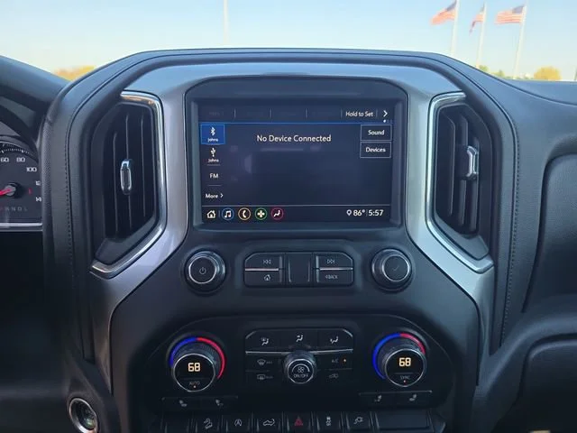 Used 2020 SUMMIT WHITE Chevrolet RST image 19