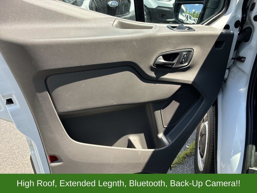 Used 2024  Ford Base image 18