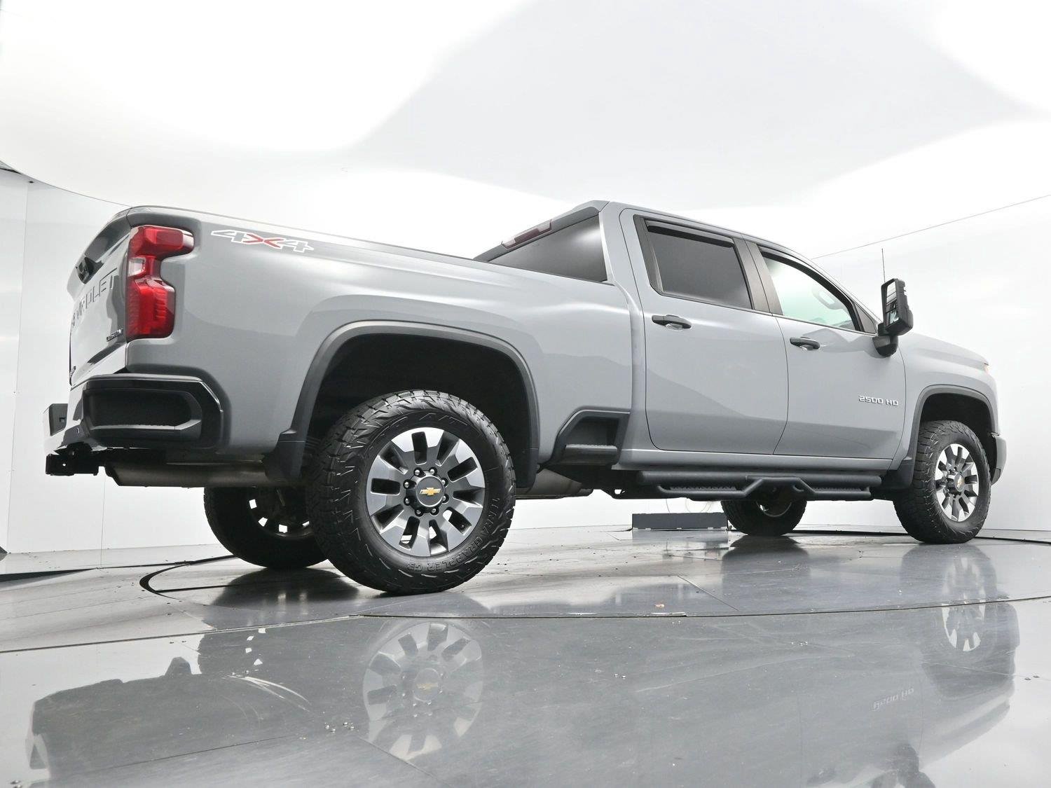 Used 2024 Slate Gray Metallic Chevrolet Custom image 49