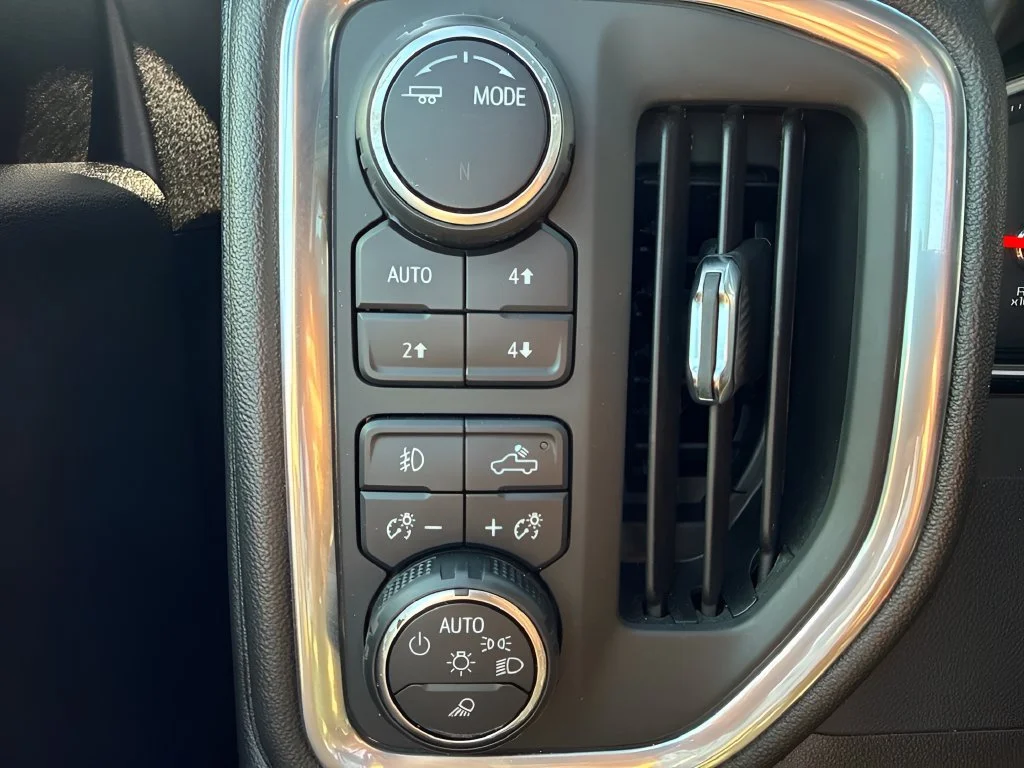 Used 2022 Black Chevrolet High Country image 19