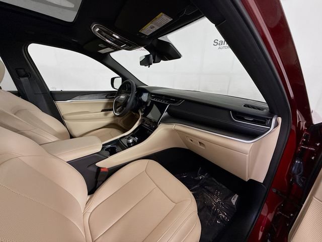 Used 2025 Red Jeep Limited image 34