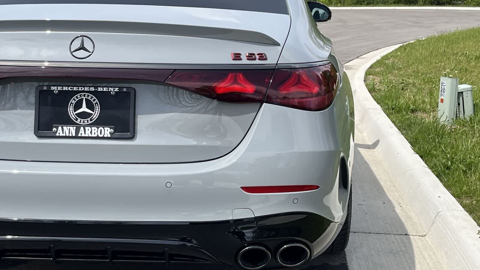 New 2026 MANUFAKTUR Alpine Grey Mercedes-Benz AMG® E 53 E image 12