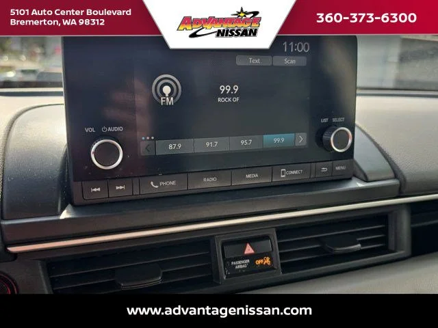 2023 Honda Pilot LX - Photo 13