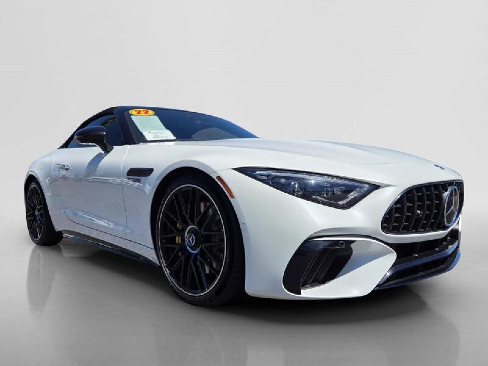 Certified Used 2022 MANUFAKTUR Moonlight White Metallic Mercedes-Benz AMG® SL 55 image 7