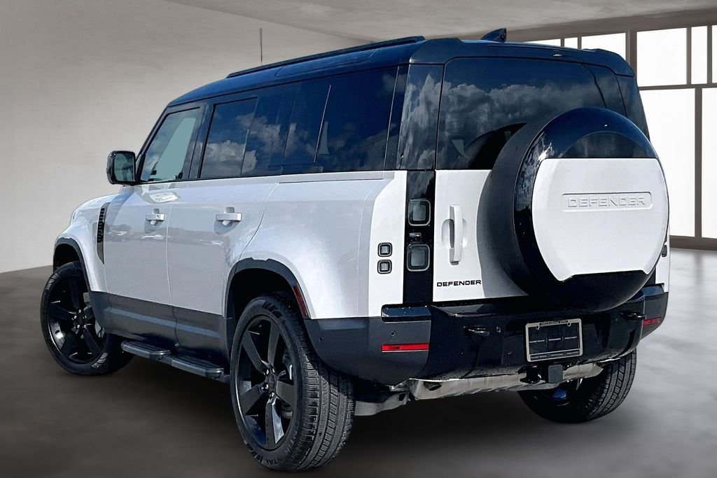 New 2026 Borasco Grey Metallic Land Rover S image 3