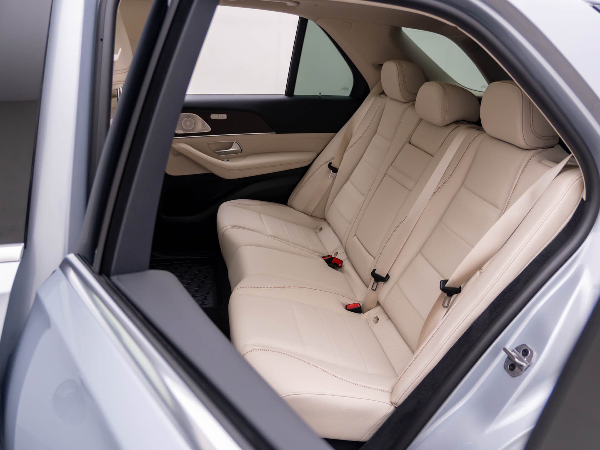 New 2027 Silver Mercedes-Benz GLE 450 image 18