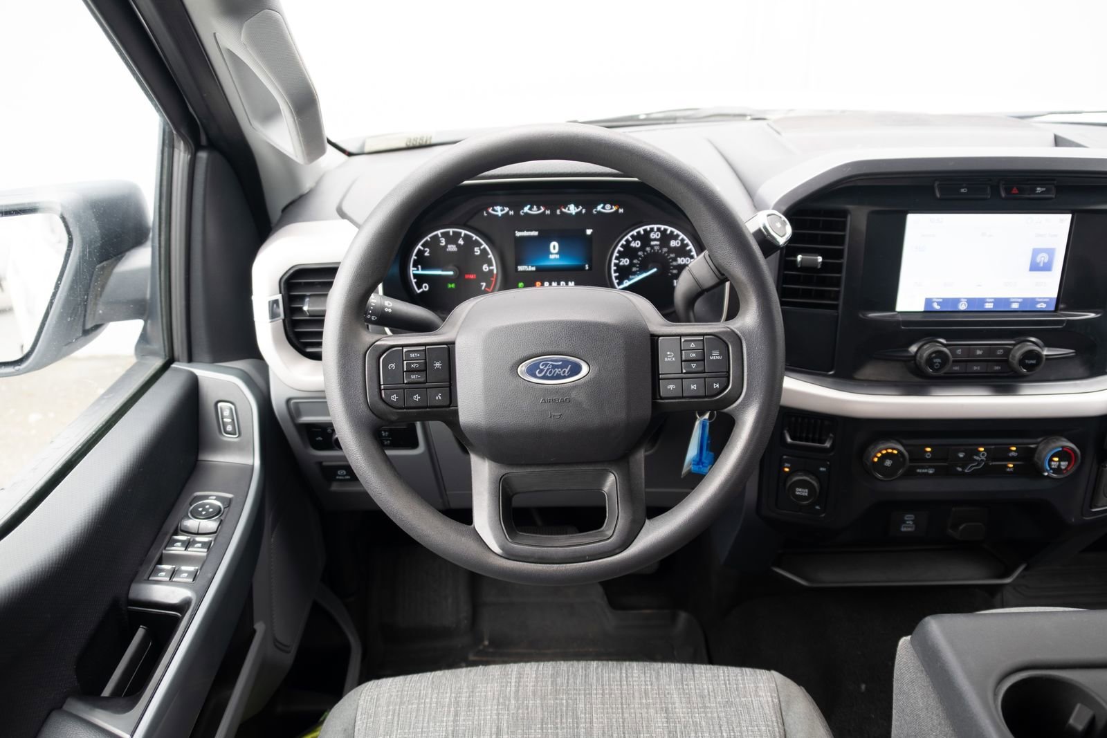 Used 2023  Ford XLT image 2