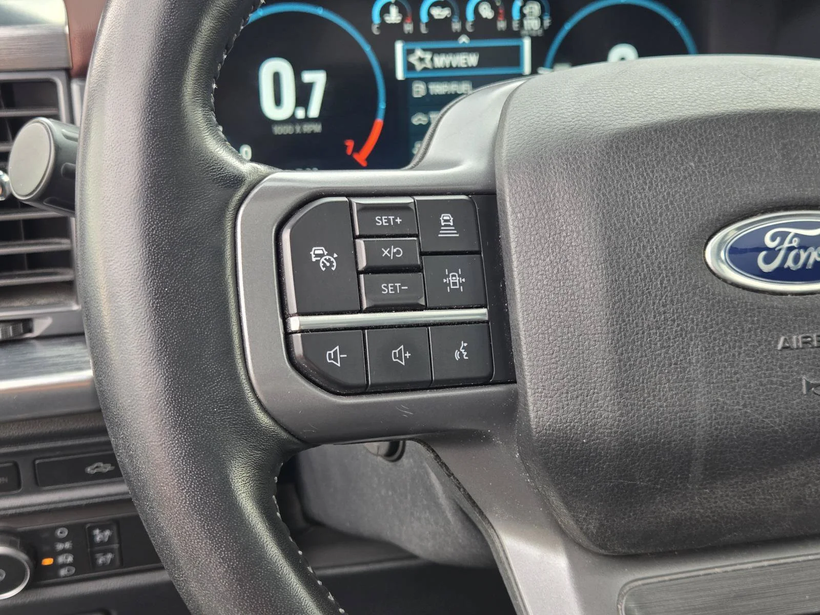 Used 2021 Black Metallic Ford Lariat image 25