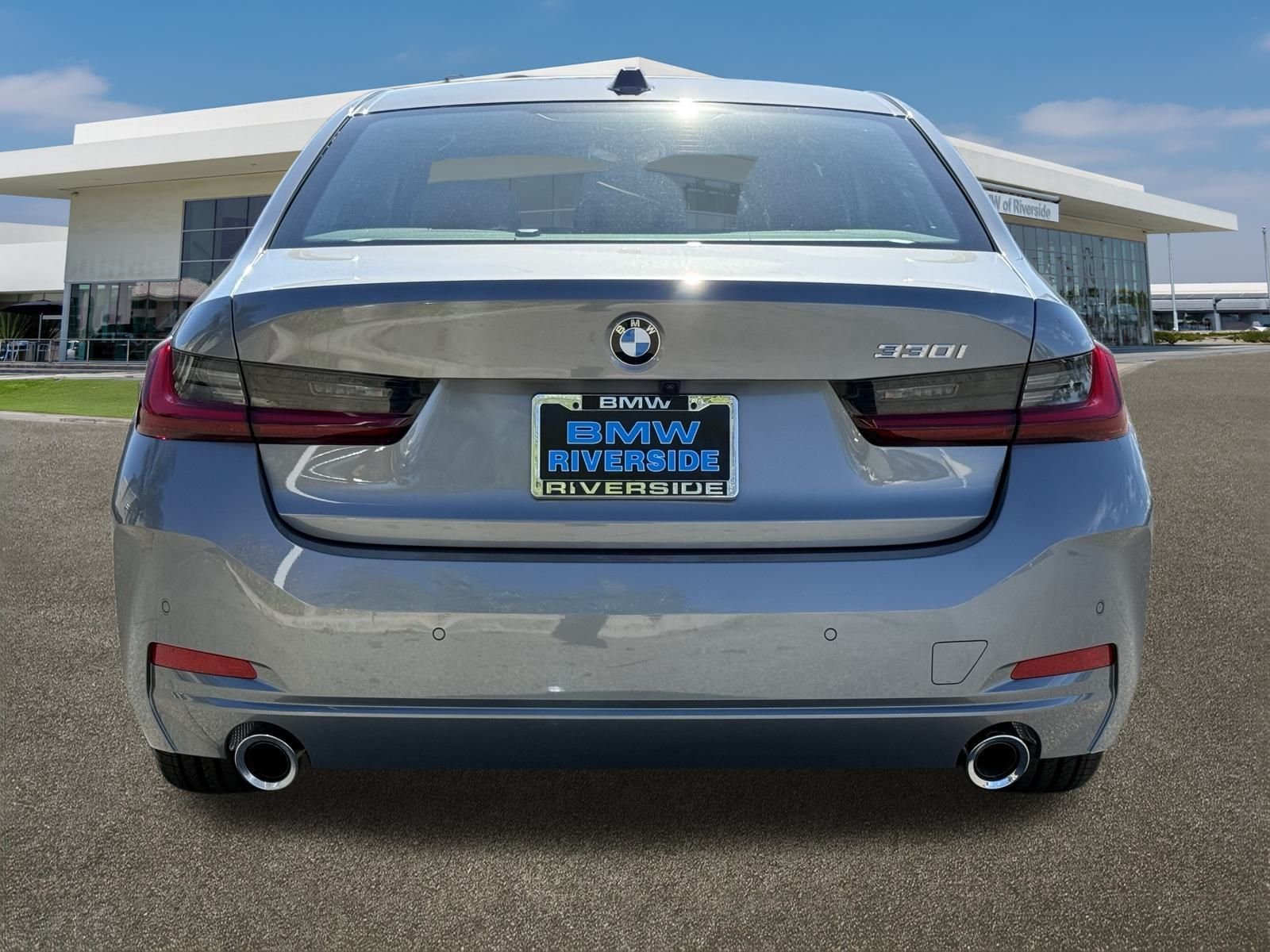 2026 BMW 3 Series 330i - Photo 9