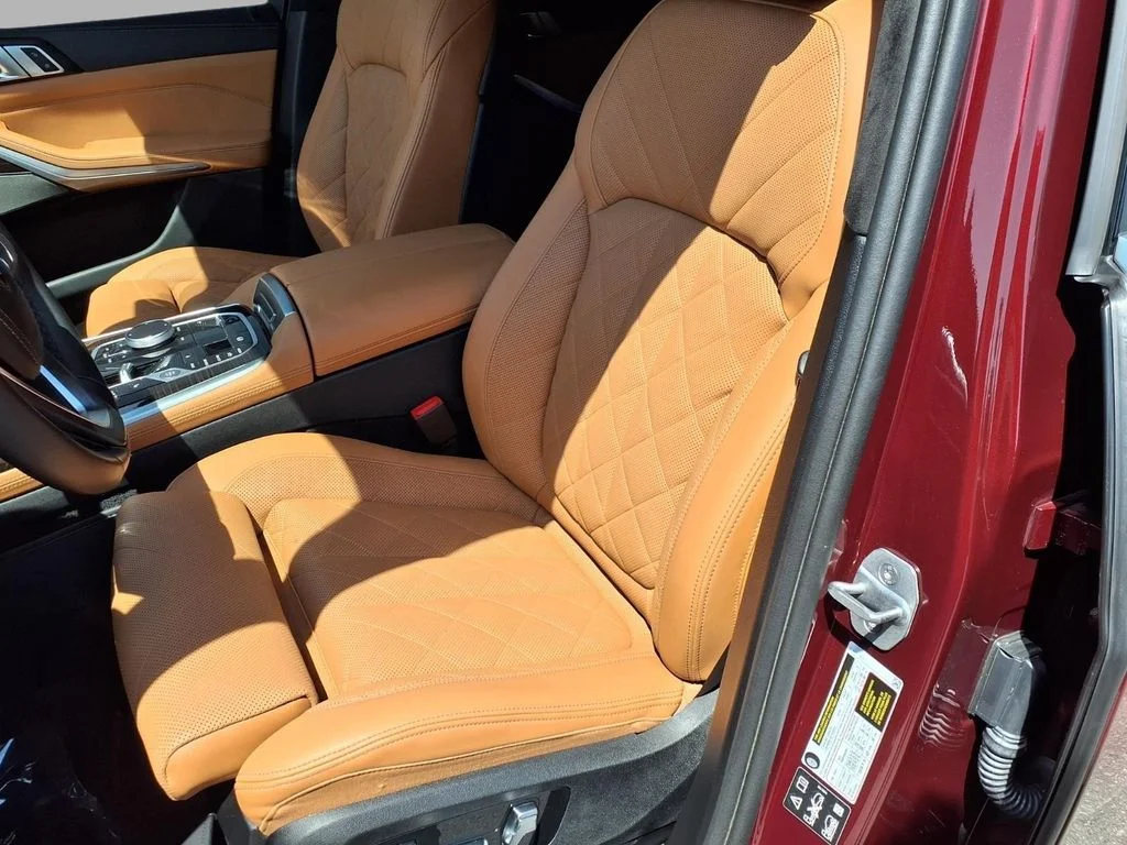 Used 2024 Red BMW xDrive40i image 22