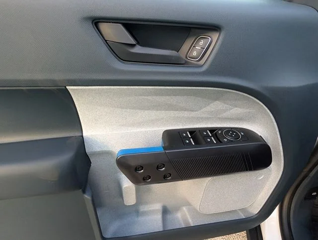 New 2025 Oxford White Ford XLT image 8
