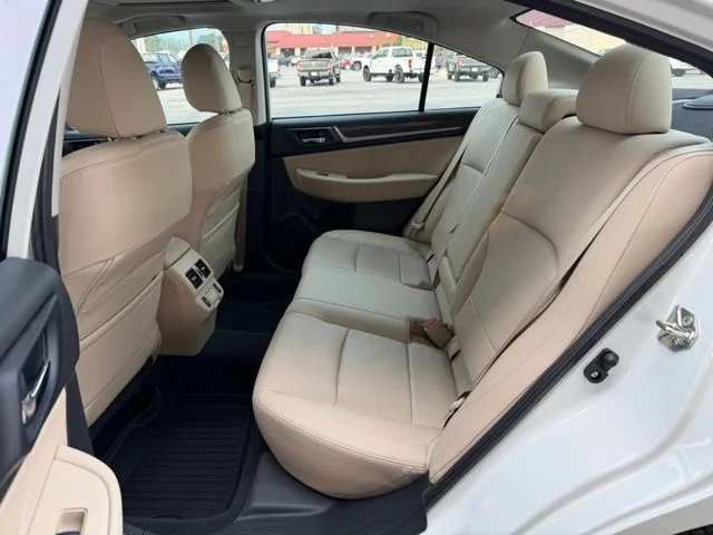 Used 2018 White Subaru 2.5i image 19