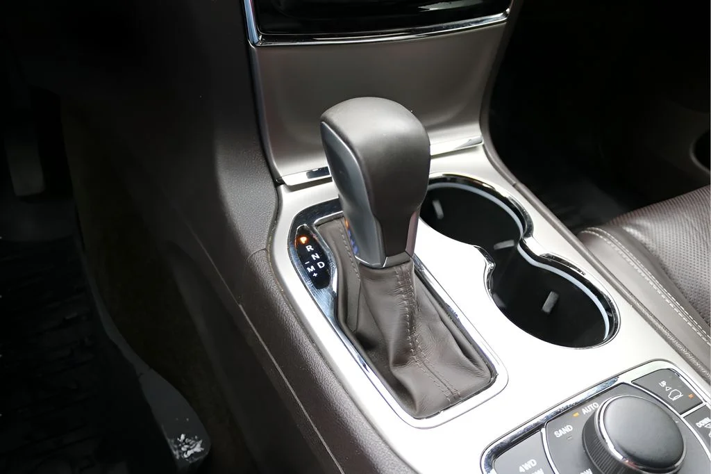 Used 2019 Off-white Jeep Overland image 27