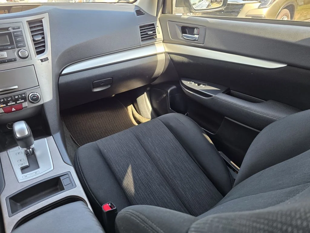 2013 Subaru Outback Premium - Photo 14