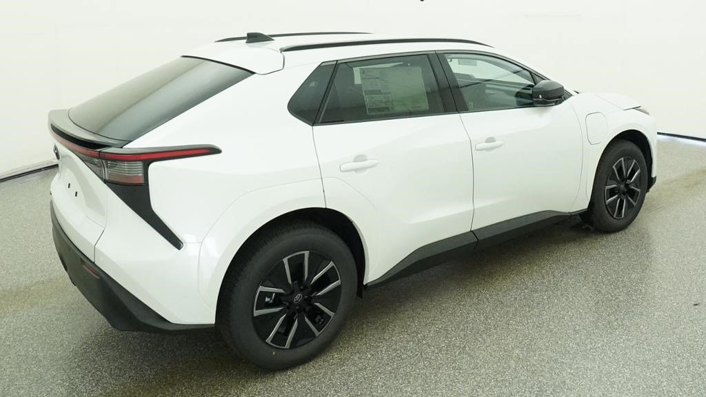 New 2026 Wind Chill Pearl <sup>1</sup> Toyota  XLE image 18