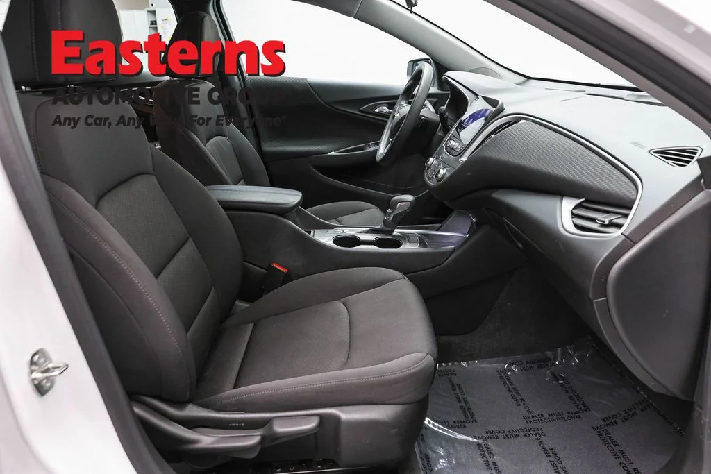 Used 2023 White Chevrolet LT image 24