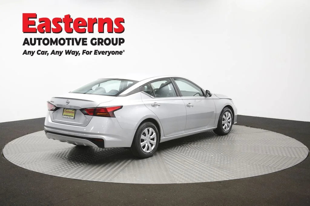 Used 2023 Silver Nissan 2.5 S image 39