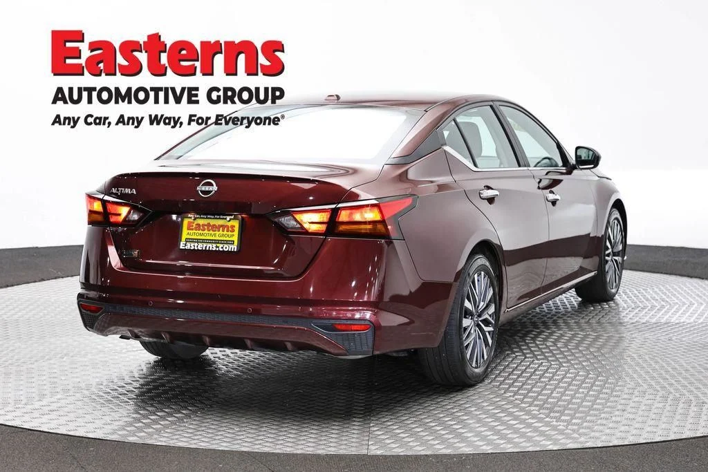 Used 2025 Red Nissan 2.5 SV image 6