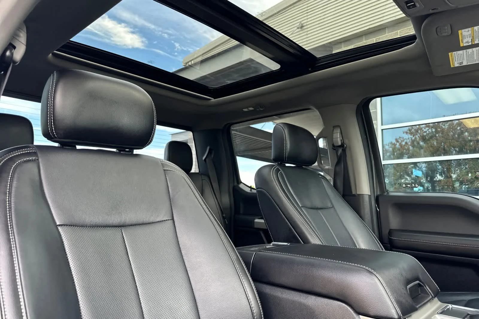 Certified Used 2019 Magnetic Metallic Ford LARIAT image 16
