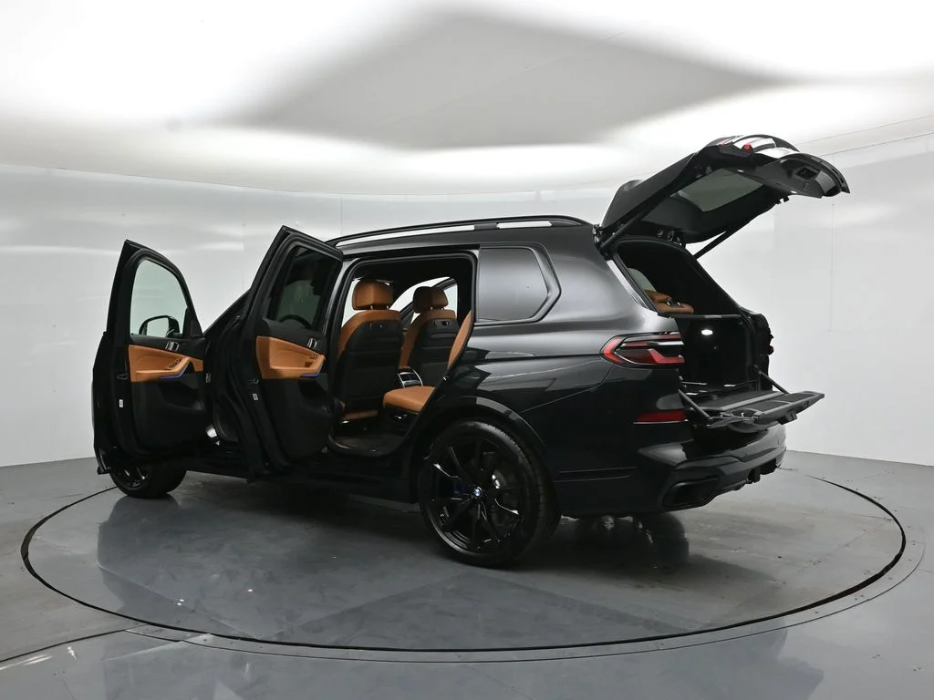 Used 2026 Black BMW xDrive40i image 36