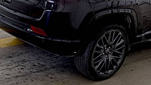 Used 2023 Black Jeep High Altitude 4x4 image 13
