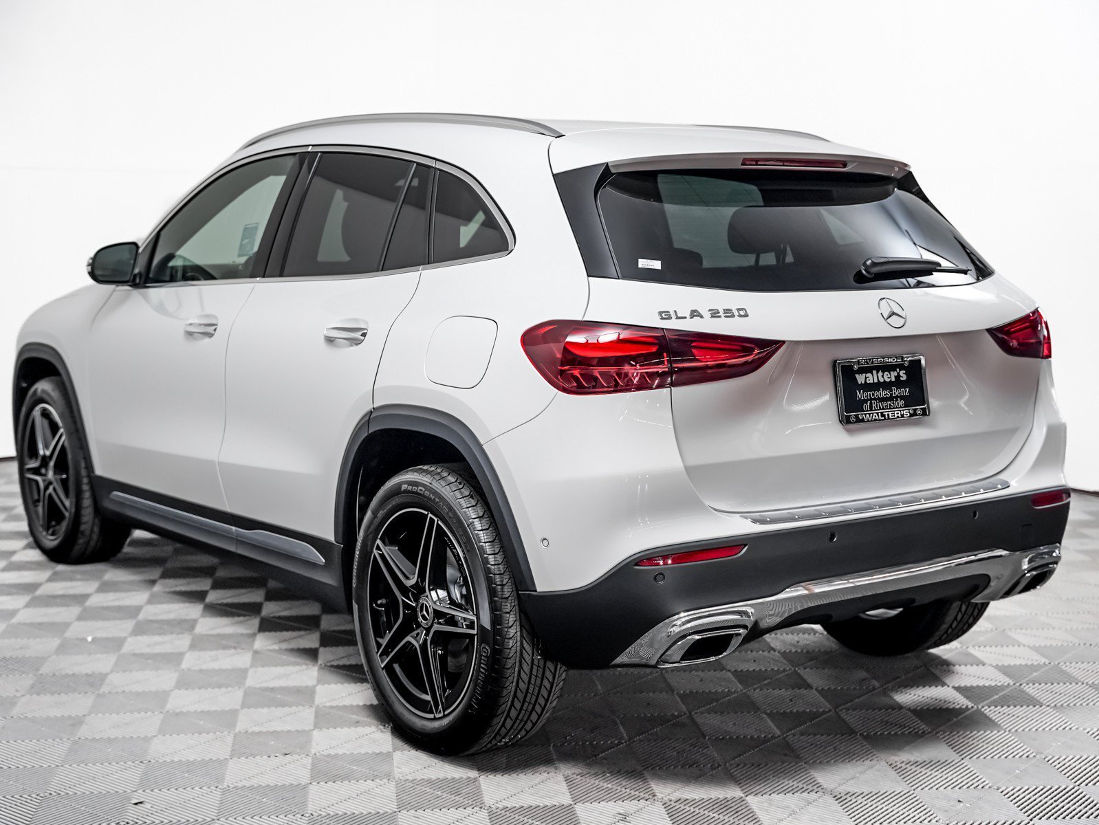 New 2026 Polar White Mercedes-Benz GLA 250 image 4