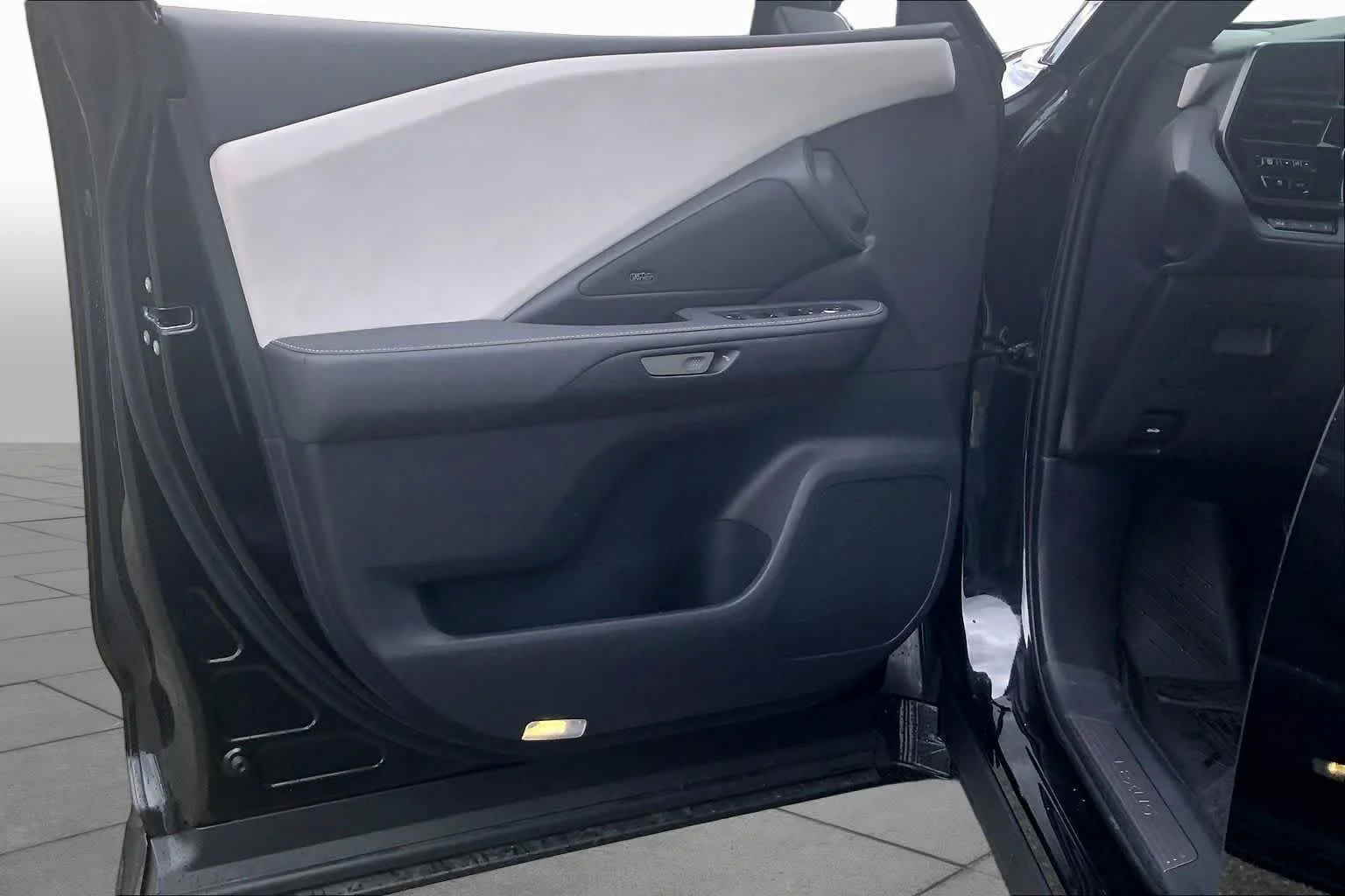 New 2026 Caviar Lexus LUXURY AWD image 10