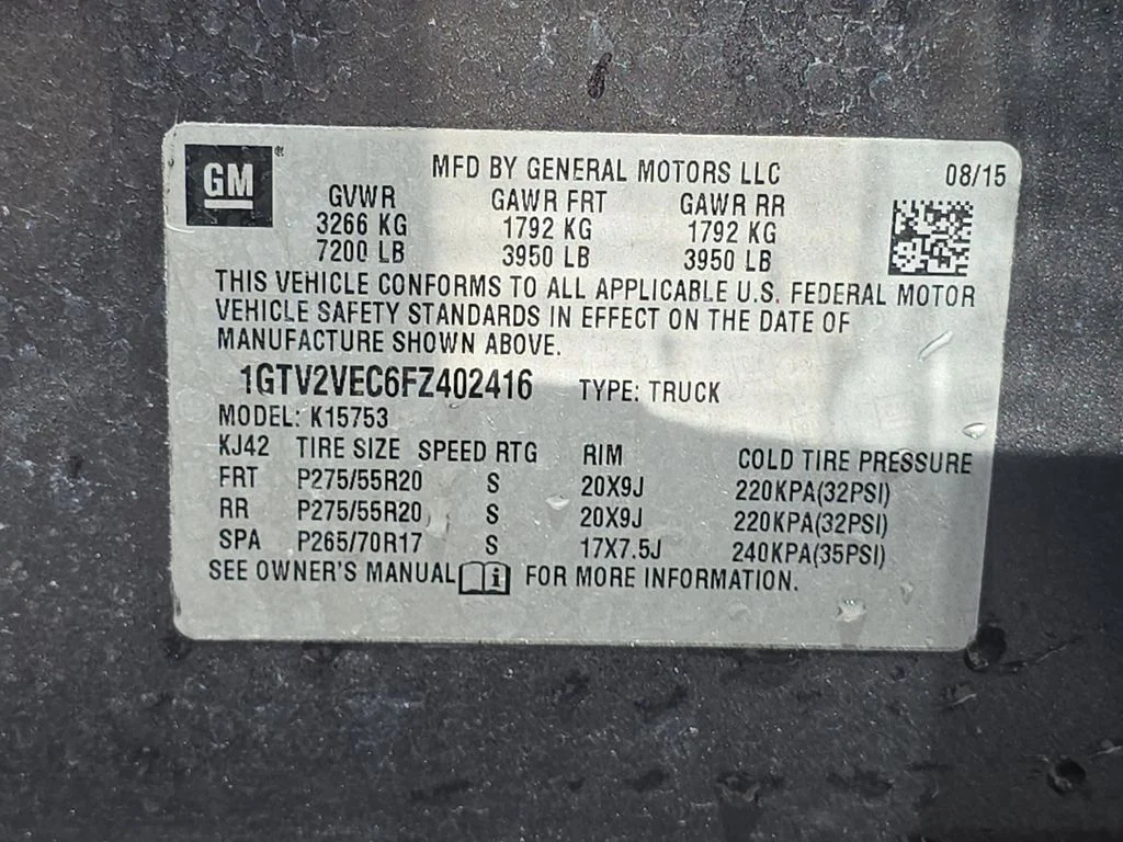 Used 2015 Silver GMC SLT image 15