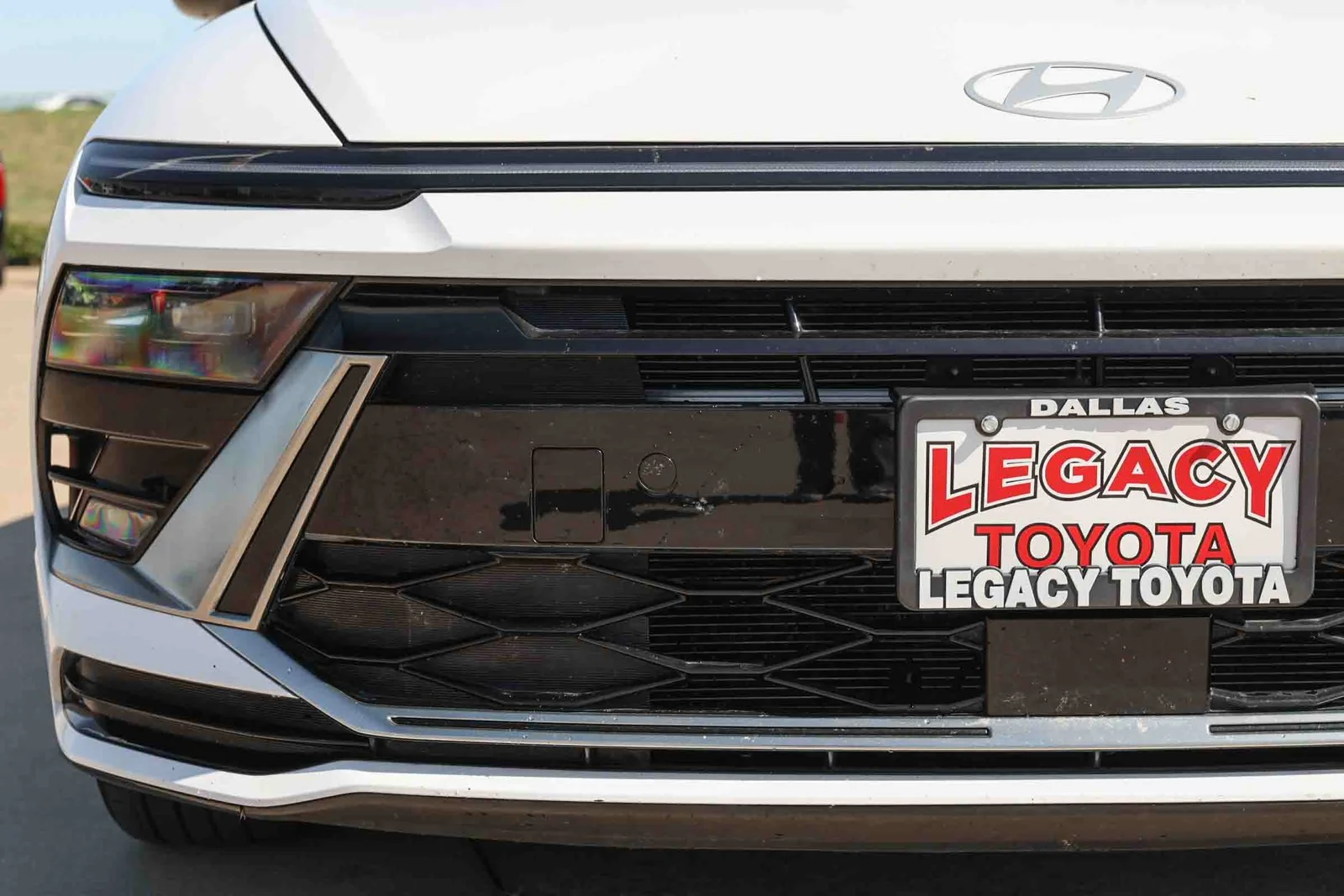 Used 2025 White Hyundai SEL image 10