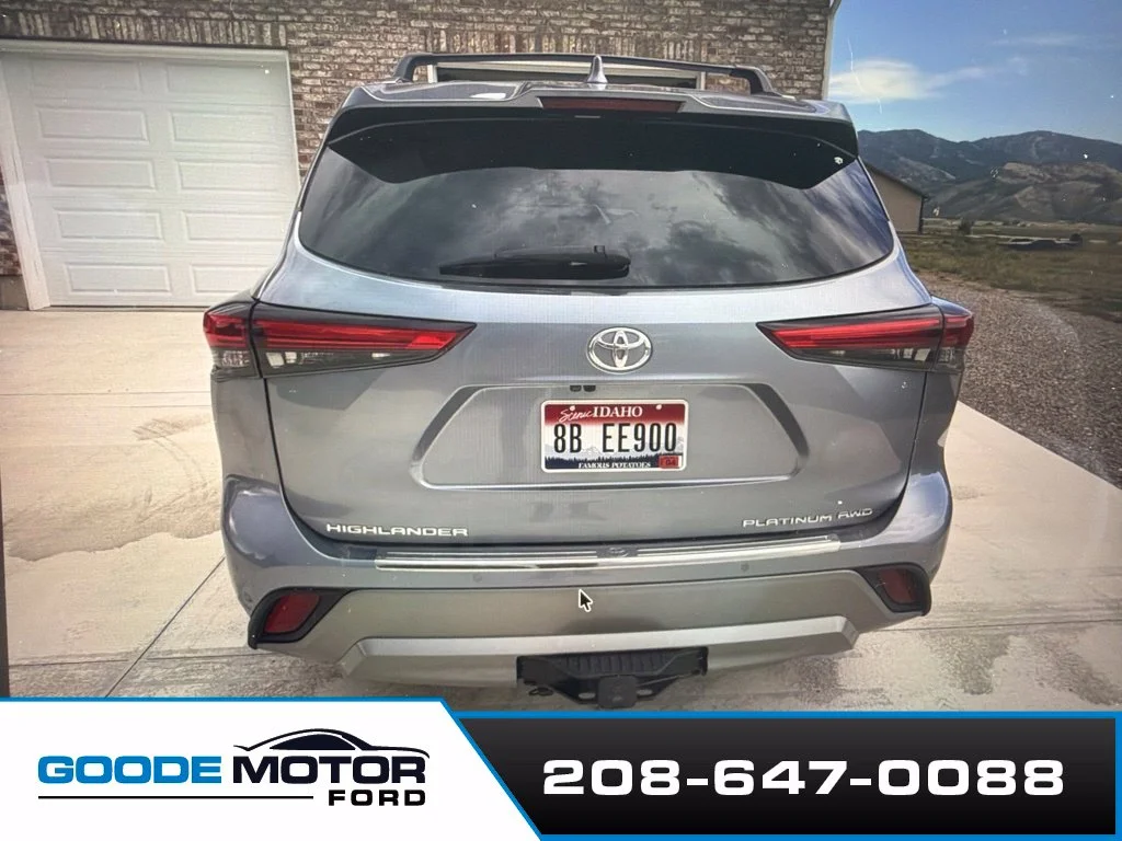 Used 2021  Toyota Platinum image 4