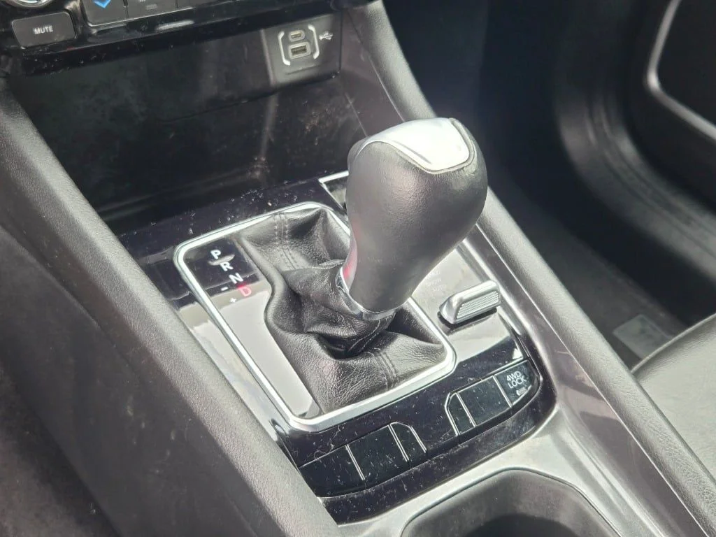 Used 2023 Black Jeep Latitude image 29