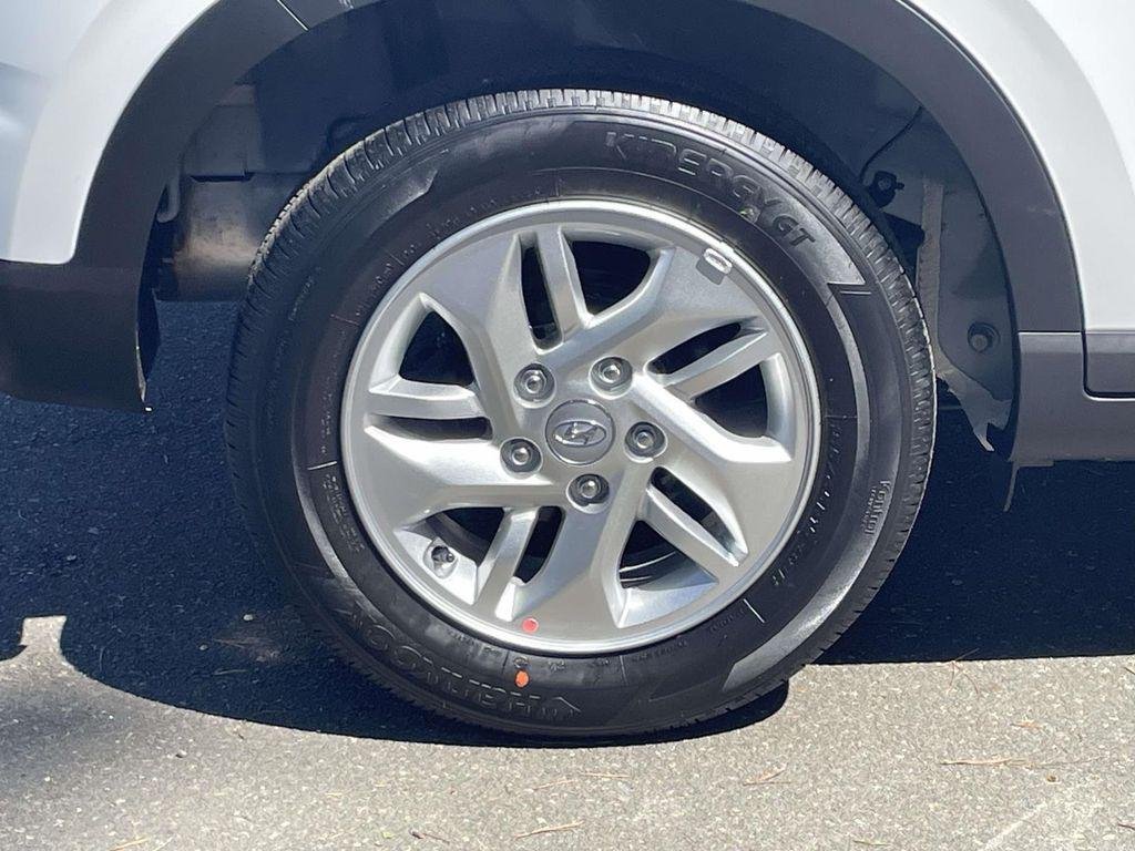 New 2026 White Hyundai SE image 7