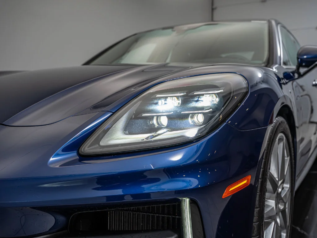 Used 2025 Gentian Blue Metallic Porsche  image 16