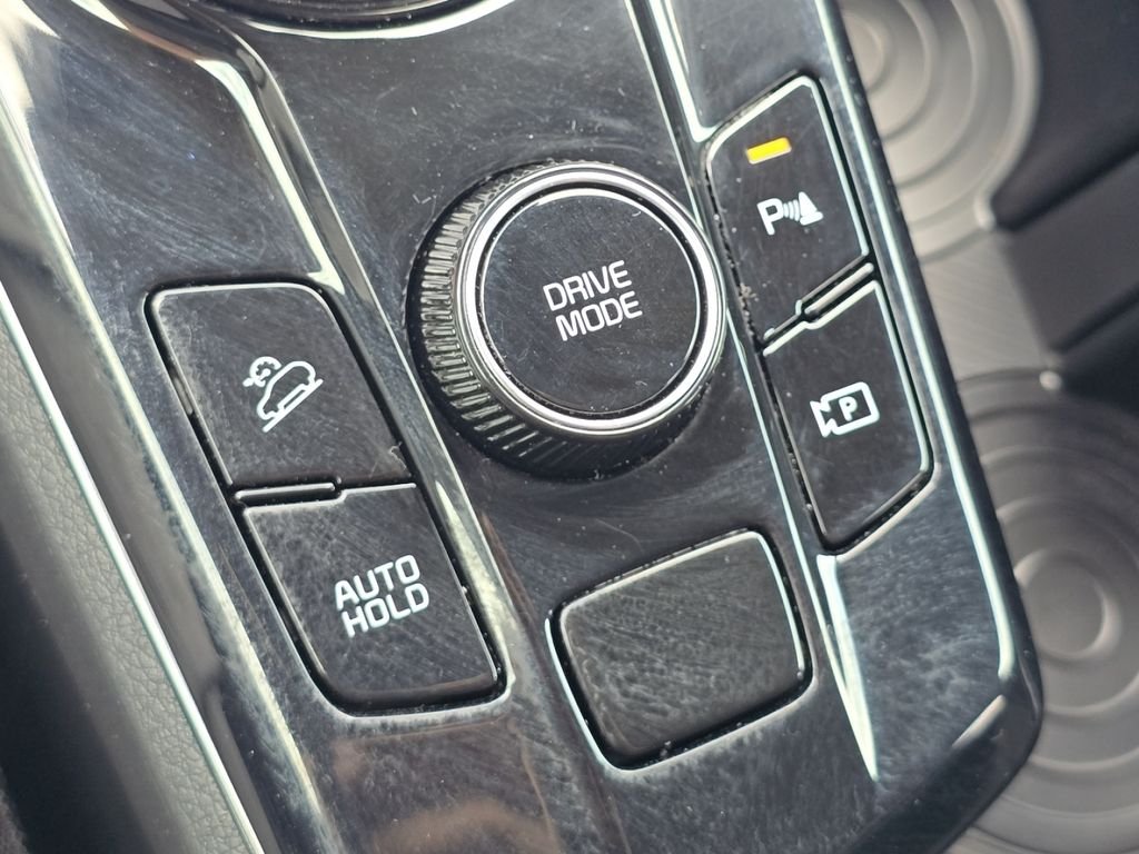 Used 2025 Black Kia LX image 7