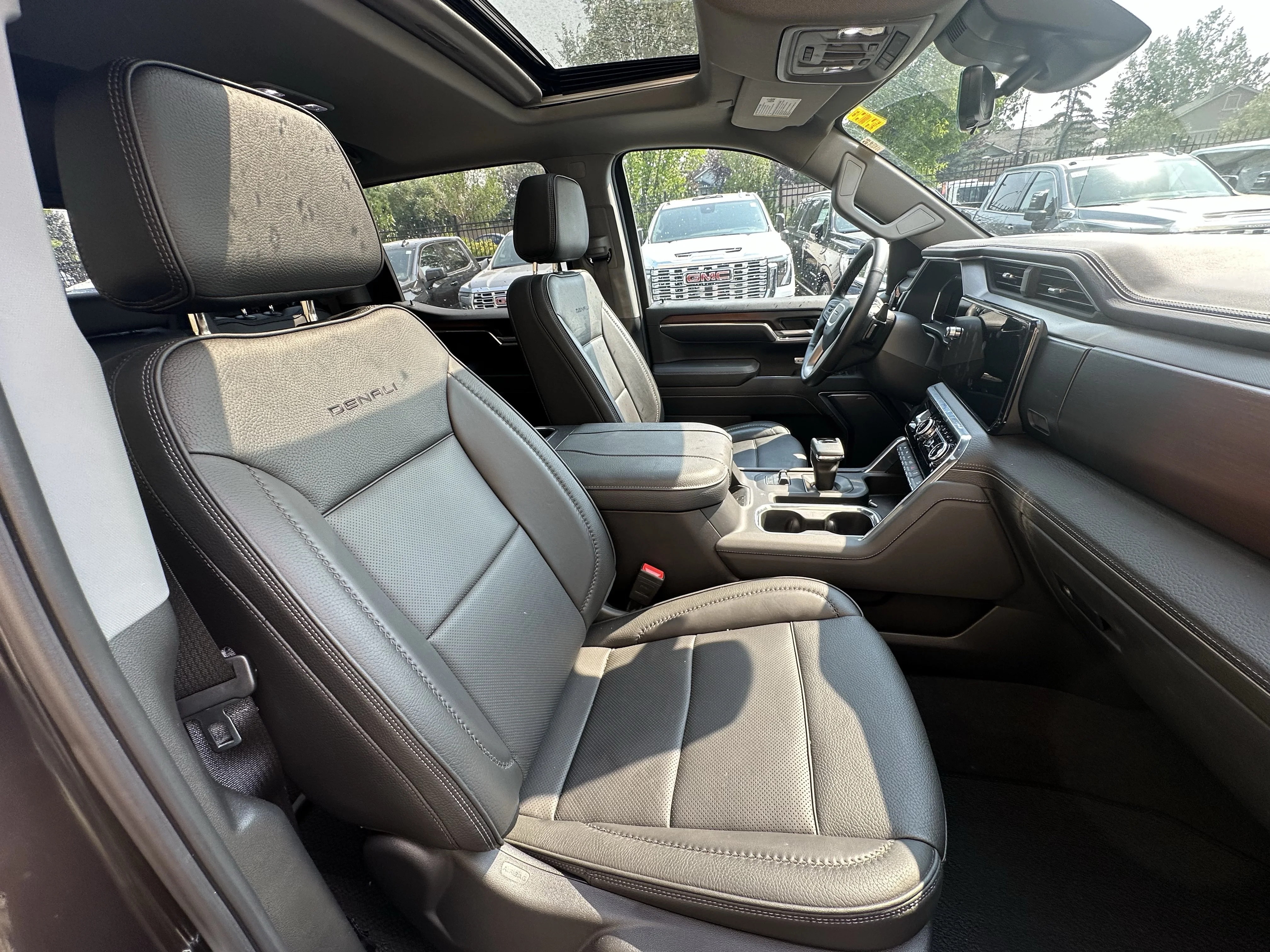 Certified Used 2025  GMC Denali image 19