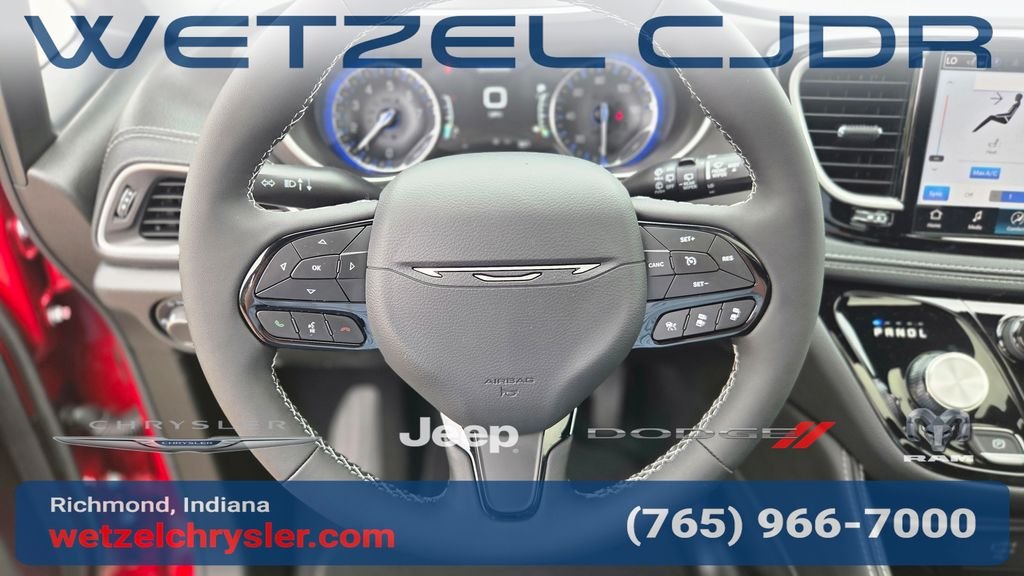 New 2027 Red Hot Pearl-Coat Exterior Paint Chrysler Limited image 20