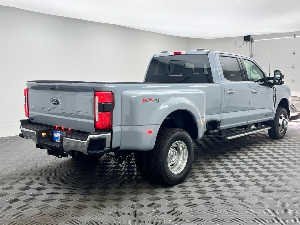 New 2026 Gray Ford Lariat image 8