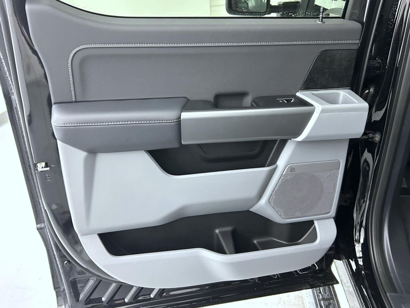 New 2026 Agate Black Metallic Ford XLT image 20
