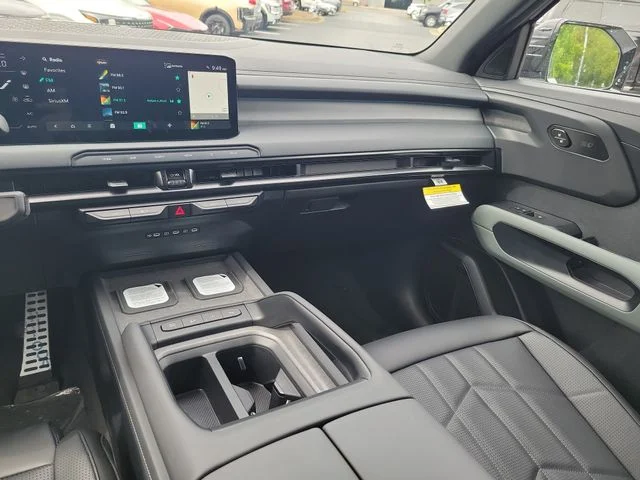 New 2027 Glacial White Pearl Kia X-LINE SX image 13