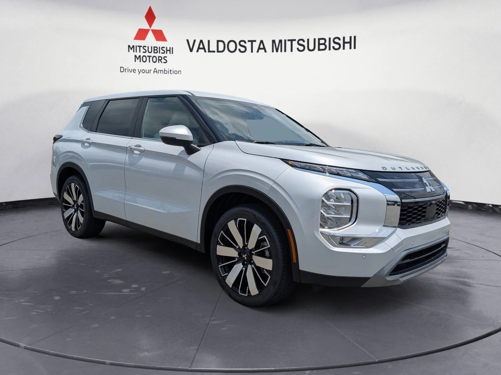 2025 Mitsubishi Outlander SE 2WD's photo