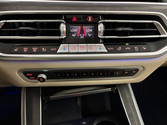 Used 2022 Black BMW sDrive40i image 22