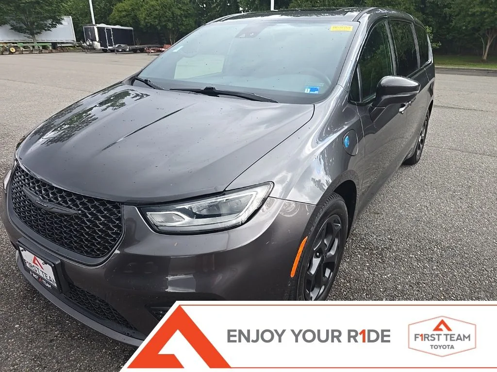 2022 Chrysler Pacifica Hybrid Limited Hybrid's photo