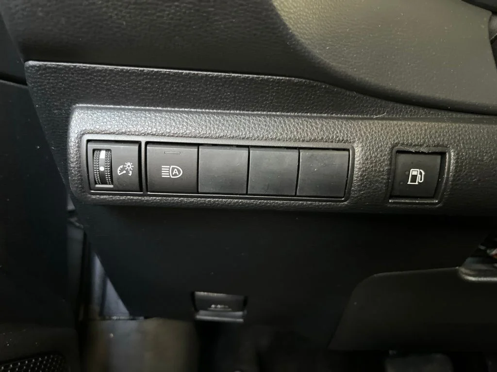 Used 2020 Silver Toyota LE image 13