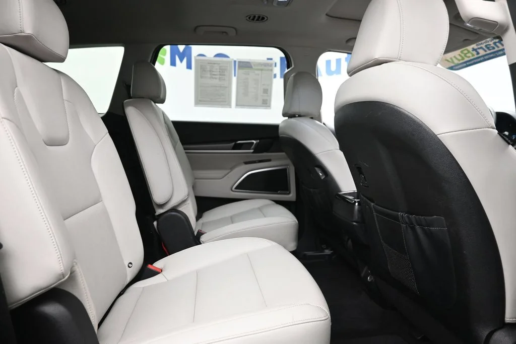 Certified Used 2022 Green Kia S image 10