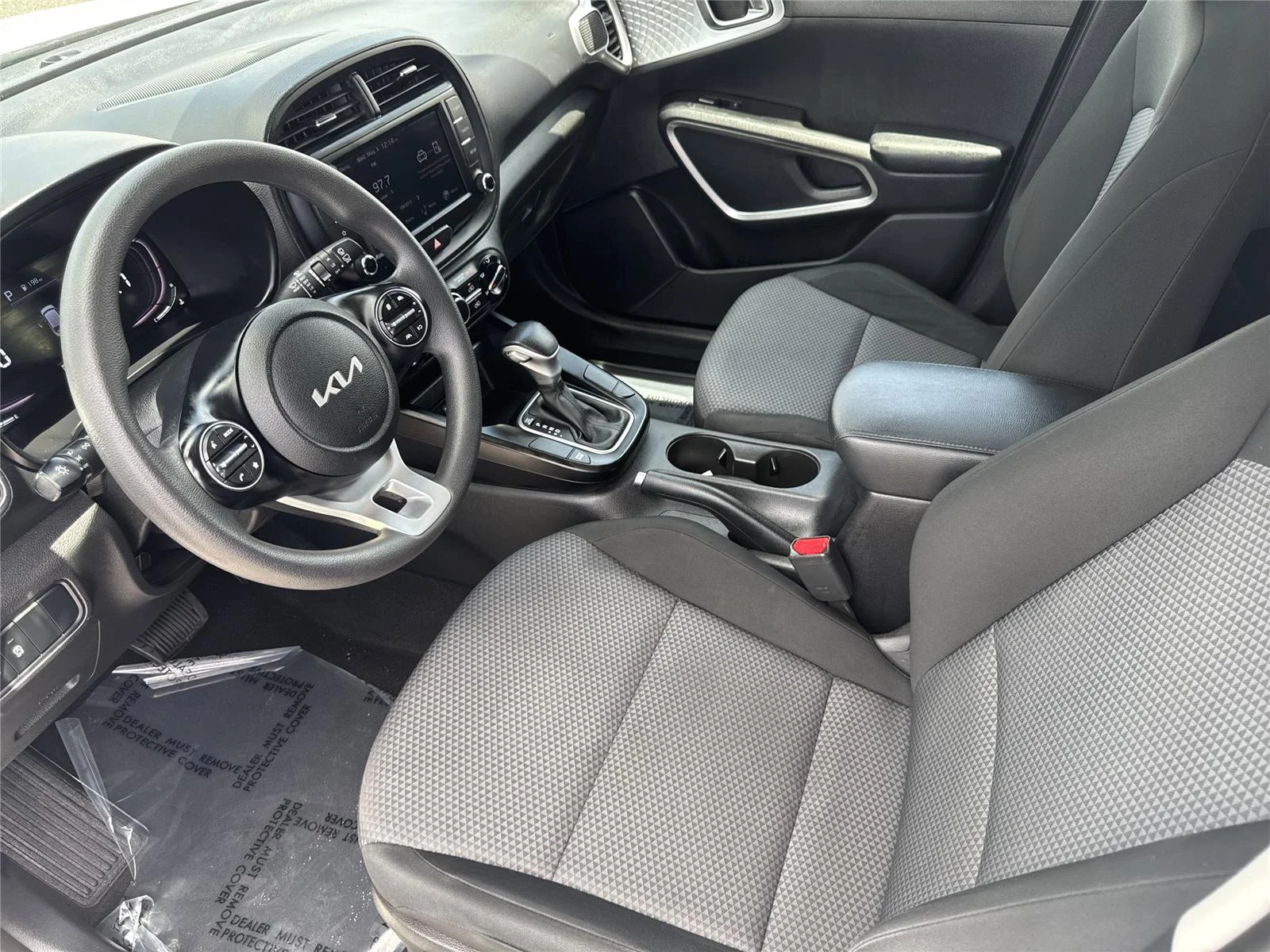 Used 2023 Snow White Pearl Kia LX image 10